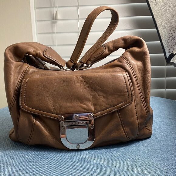 Michael Kors tan leather hobo shoulder bag - Picture 1 of 14